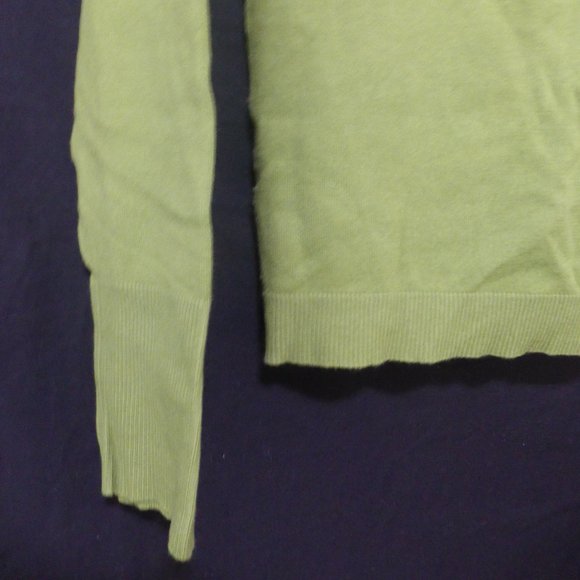 ESPRIT, medium, green V-neck, long sleeve, knit pullover shirt, GUC - Picture 12 of 13